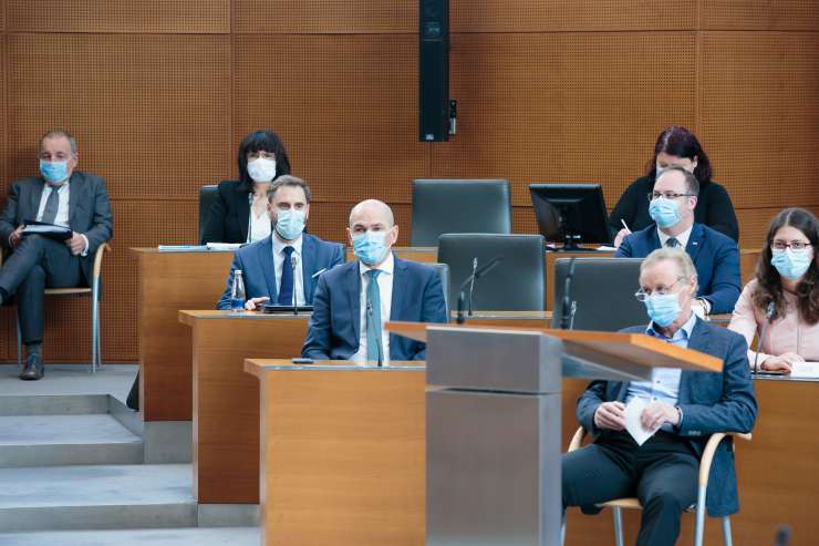 По Мега законот, нова тура мерки за помош на економијата во Словенија