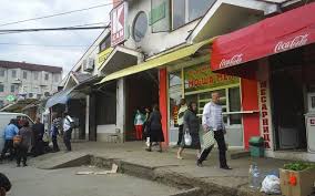 15 годишно дете во Куманово управувало возило и удрило во жардињера