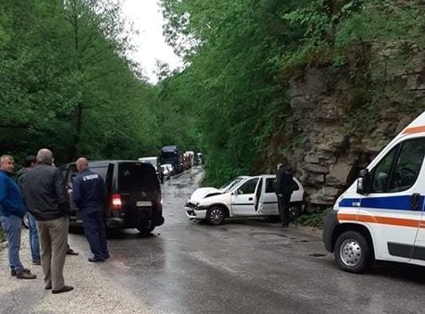 Потешко повреден маж во судир утрово кај Маврово