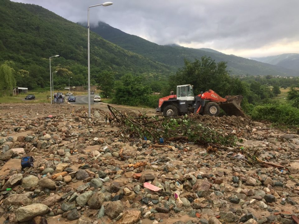 Власта не знае да функционира ниту во редовна ниту во вонредна состојба