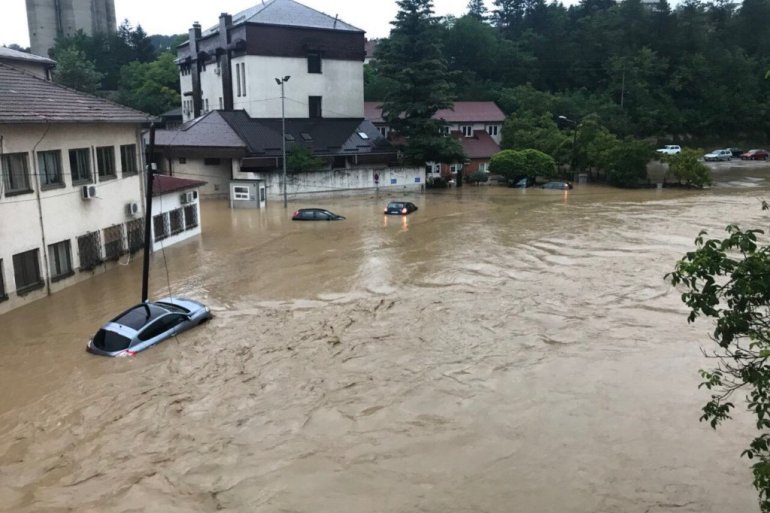 Поплави во Србија, прогласена вонредна состојба во неколку општини