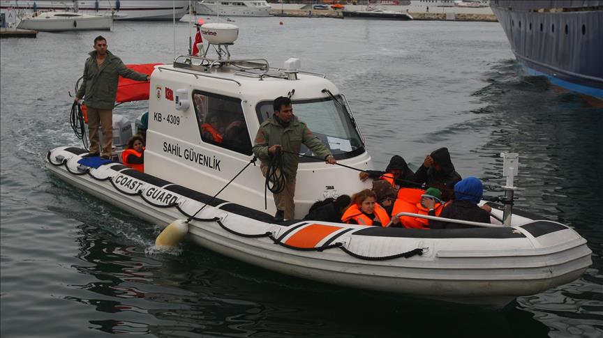 Спасени 35 мигранти од водите на Егејското Море