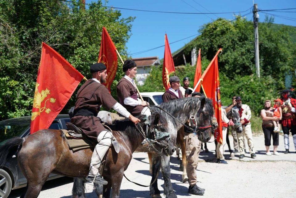 Крушевскиот градоначалник нема да ги пречека коњаниците