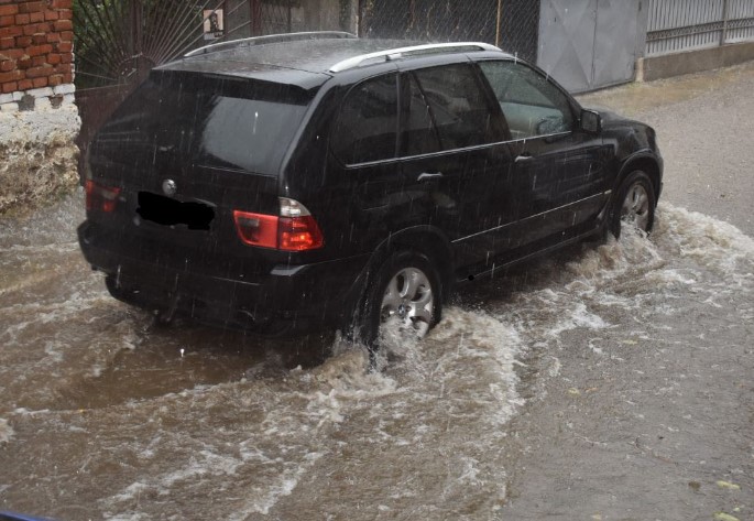 Невреме и громови во Струмица