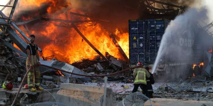 Што е амониум нитрат, хемикалијата виновна за експлозијата во Бејрут?