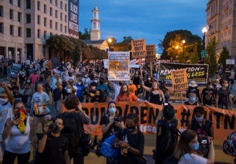 Вашингтон протестира против полициското насилство