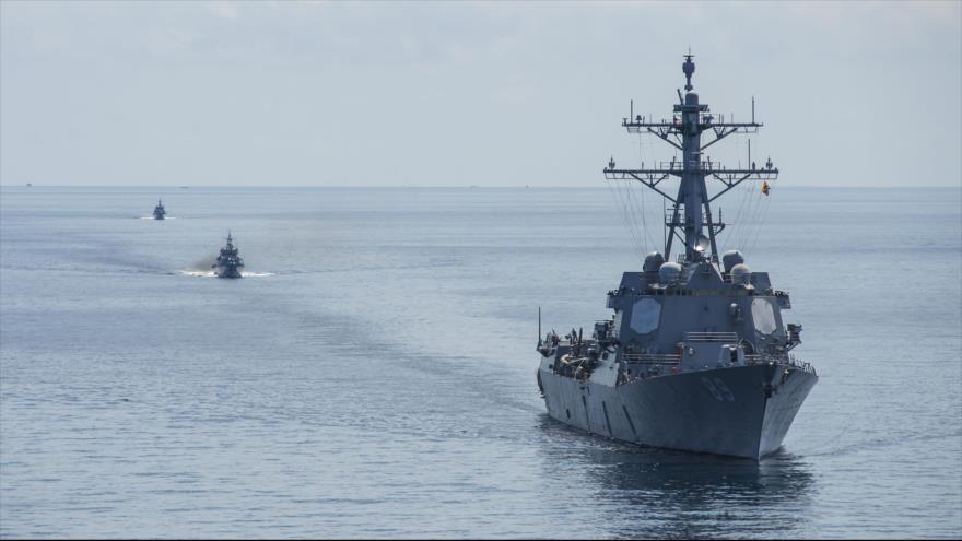 Кина: Пловењето на американскиот уништувач во тајванскиот теснец е „исклучително опасно“