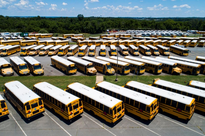 Родителите во Њујорк и Вашингтон сакаат учениците да имаат онлајн настава