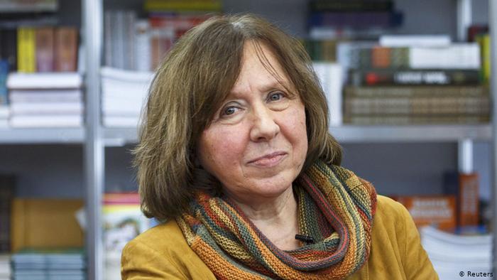 Нобеловката Светлана Алексиевич побегна од Белорусија