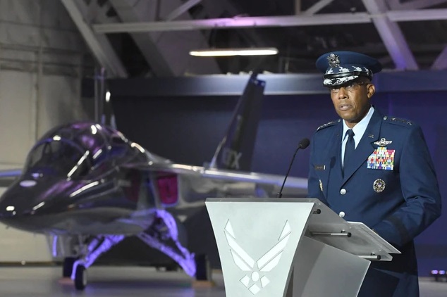 Браун: Следната војна ќе биде слична на Втората светска војна и нема да се води далеку од нашите брегови