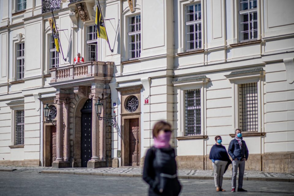 Од понеделник воведува вонредна состојба во Чешка