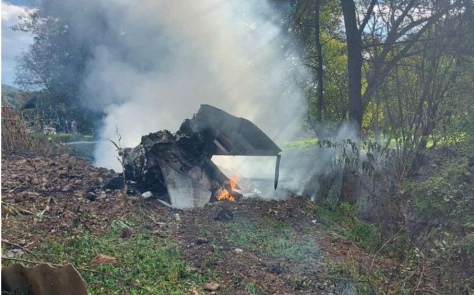 Во Србија се урна воен авион, едниот пилот загинал, по другиот се трага