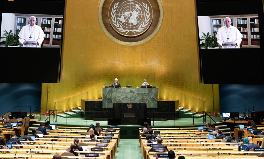 Папата Франциск: Имаме шанса од кризата да излеземе подобри, да ги исправиме неправдите, да ги заштитиме сиромашните и мигрантите