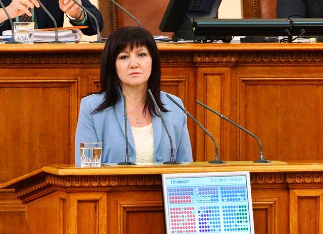 Бугарската опозиција бара смена на претседателката на Парламентот