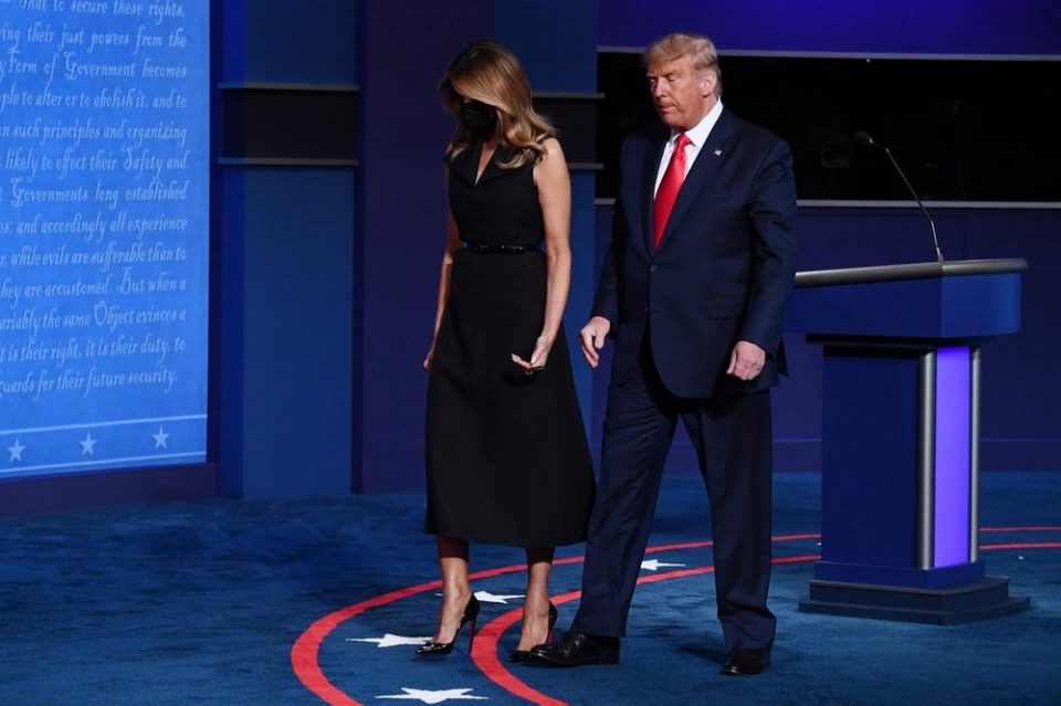 Ги маѓепса сите на дебатата: Меланија Трамп зачекори во црн фустан и го украде вниманието на сите