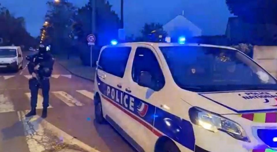 Вознемирувачко видео од местото на нападот во Париз