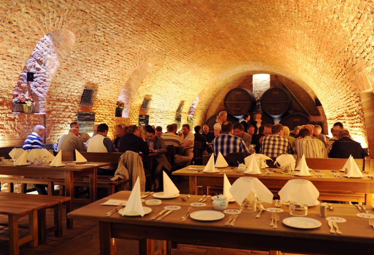 Пивница во Минхен ќе добие отштета од осигурителна компанија поради загуби од пандемијата