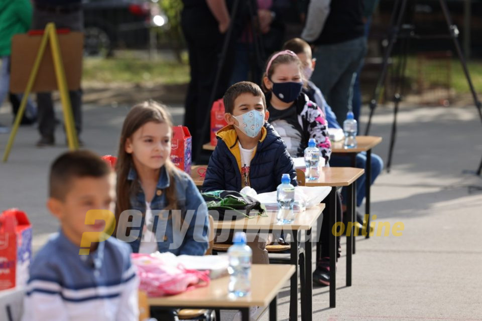 Учебната година ќе почне на 1 септември, но дали со физичко присуство ќе зависи од Комисијата за заразни болести