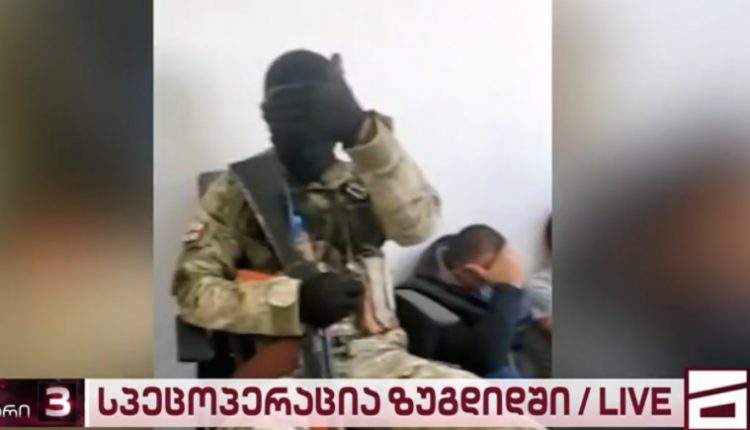 Заложничка драма во Грузија: Вооружен напаѓач држи луѓе во банка и бара пола милион долари