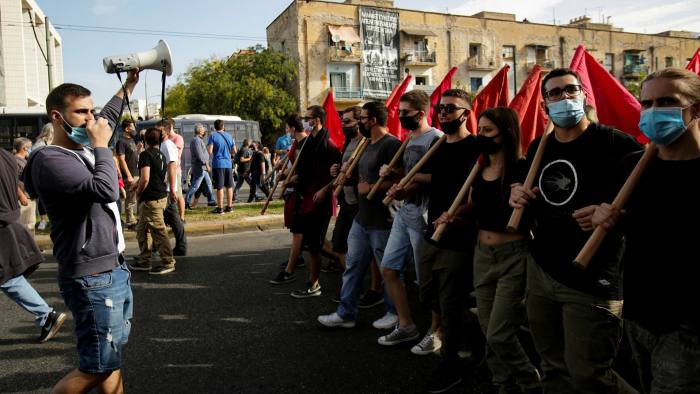 Протести пред судот во Атина: Продолжува изрекувањето казни за членовите на Златна зора