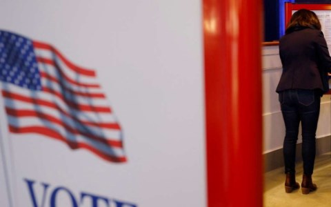 Во САД гласале и „мртви“, штабот на Трамп поднесе жалби