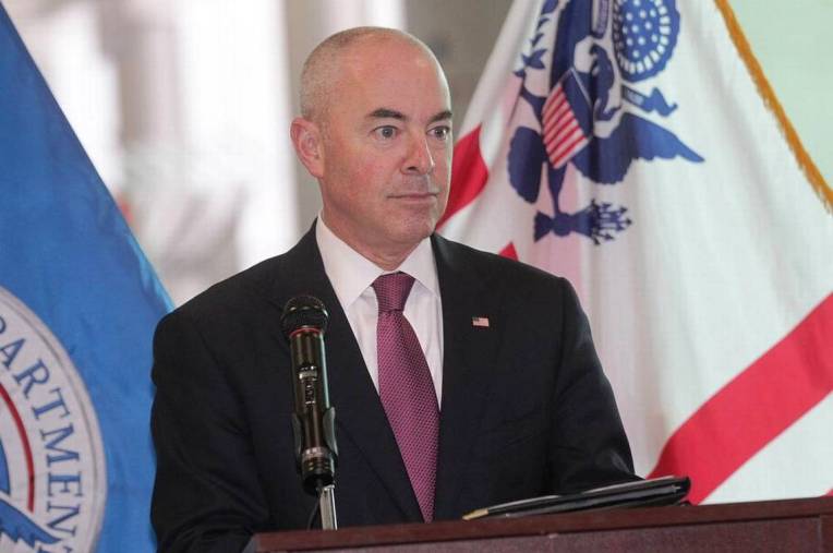 Бајден избра Кубанец да се грижи за внaтрeшната бeзбeдоcт на САД