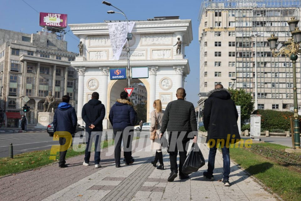 Зошто е речиси невозможно да се заразите со коронавирус на отворено?
