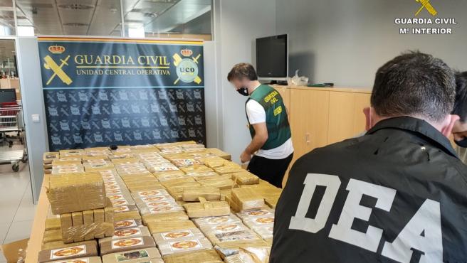 Акција „Династија“: Двајца Срби меѓу шестемина уапсени со пола тон кокаин во Шпанија