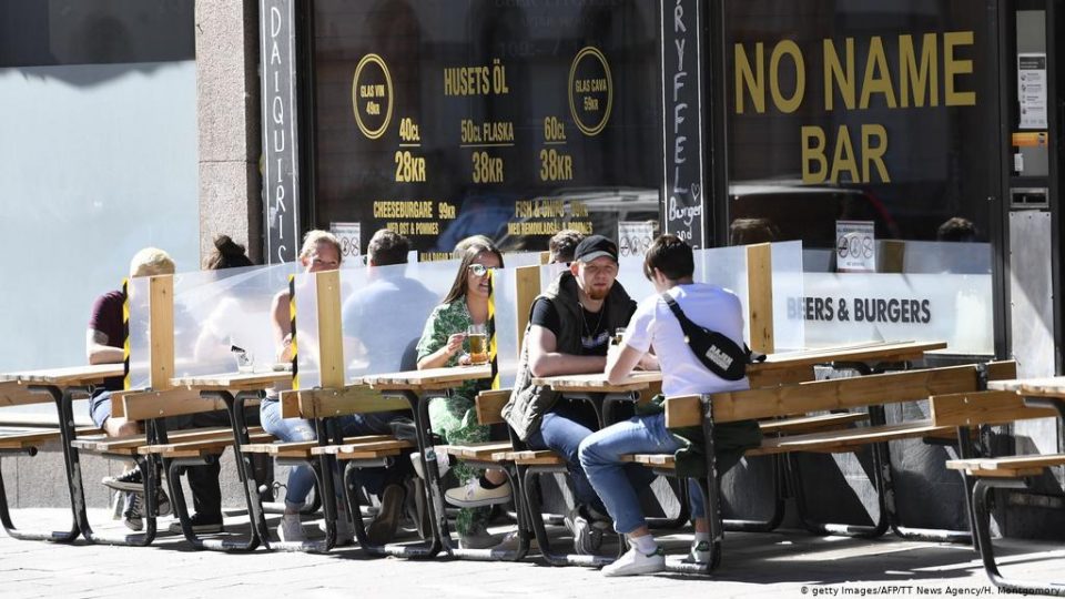 Шведска го напушта „шведскиот модел“