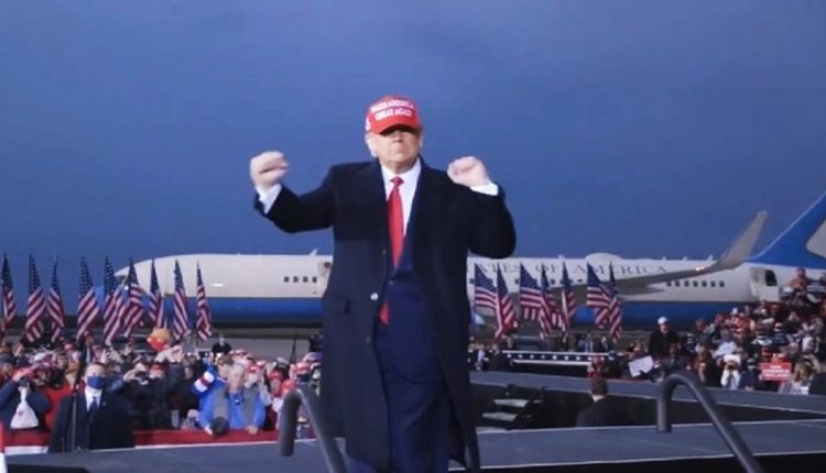 Ова само Трамп го може: Видео кое мора да се погледне!