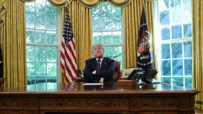 Лекарите ги бараат од Трамп клучните податоци за ковид-19