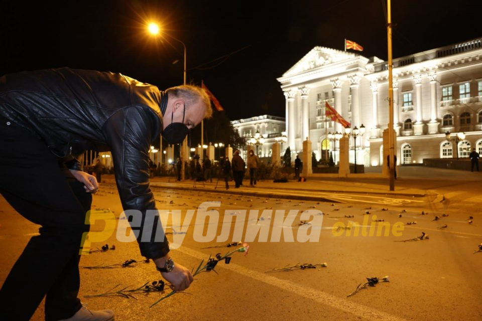 Мицкоски: Какви црни протоколи имале од власта, денеска 33 лица починаа поради короната