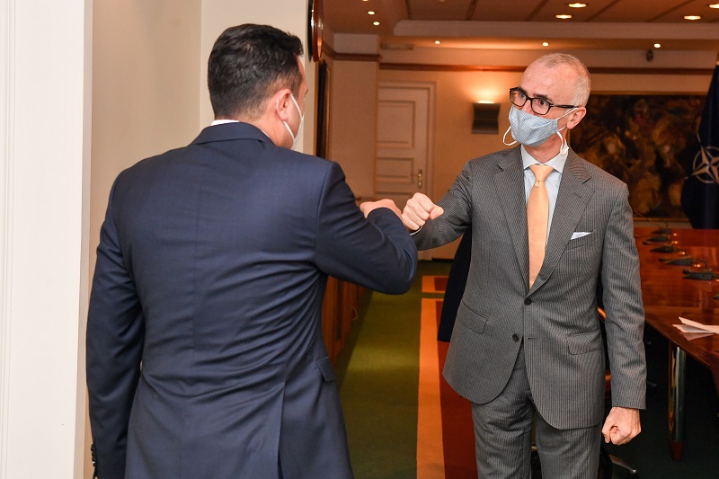 Заев – Силвестри: Македонија ѝ припаѓа на Европа