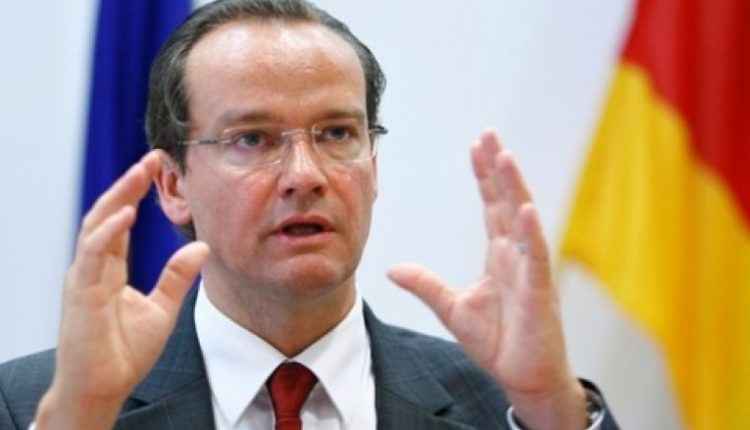 Крихбаум за „Дојче веле“: Ова што го прави Бугарија е крајно опасно