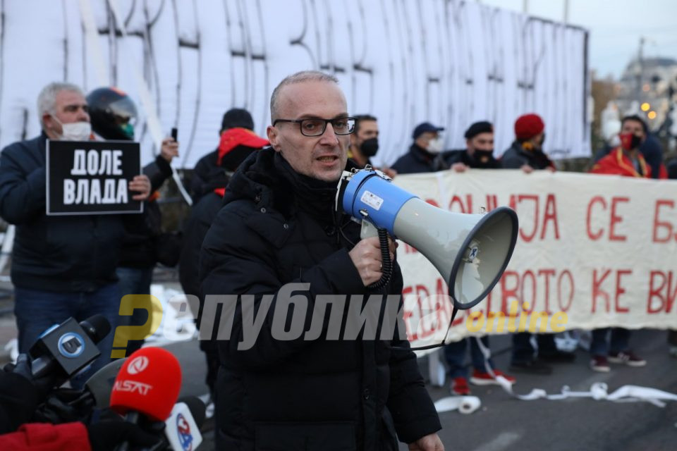 Вакцинација во Македонија е како добивањето датум за преговори: Владата тврди дека има, а ние гледaме дека нема