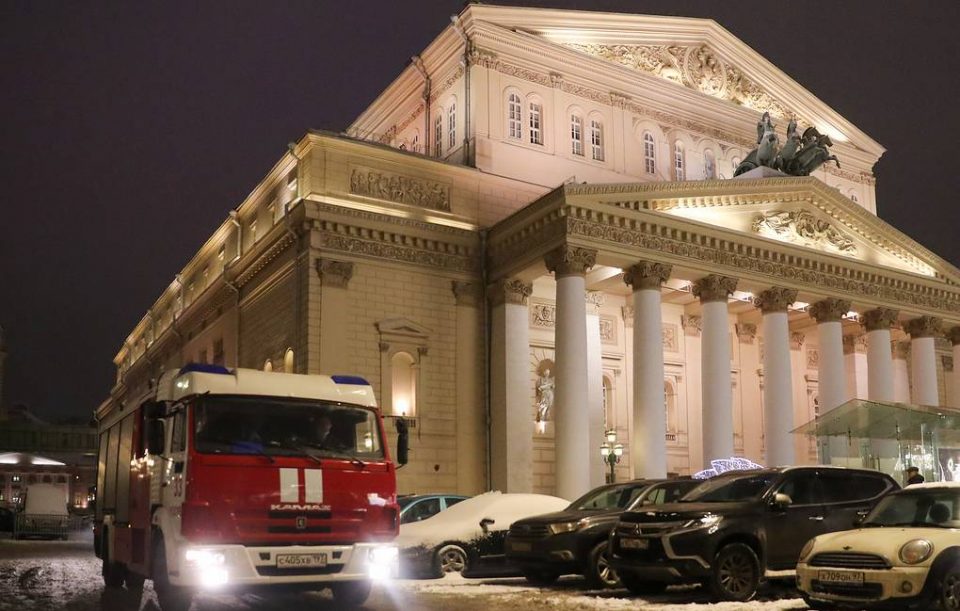 Евакуирани 500 луѓе од Болшој театарот во Москва поради дојава за бомба