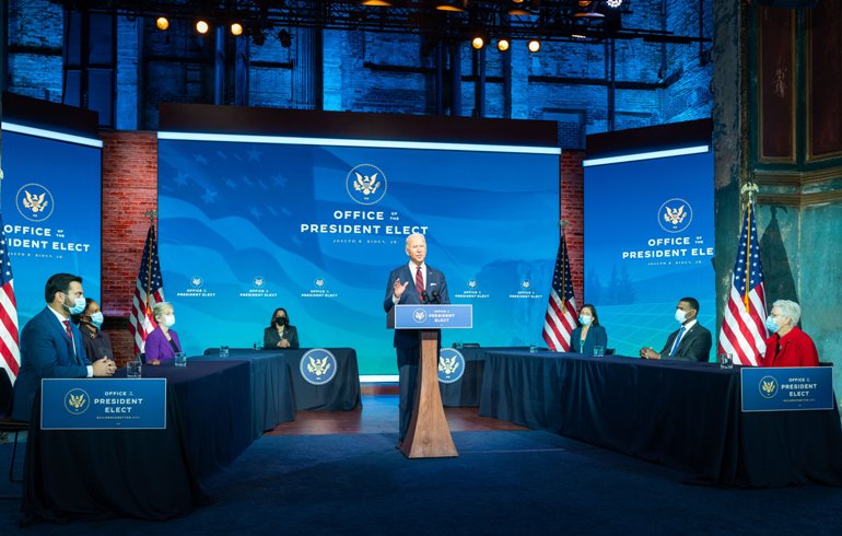 Божиќна порака на Бајден: Пред нас се најцрните денови во борбата против пандемијата