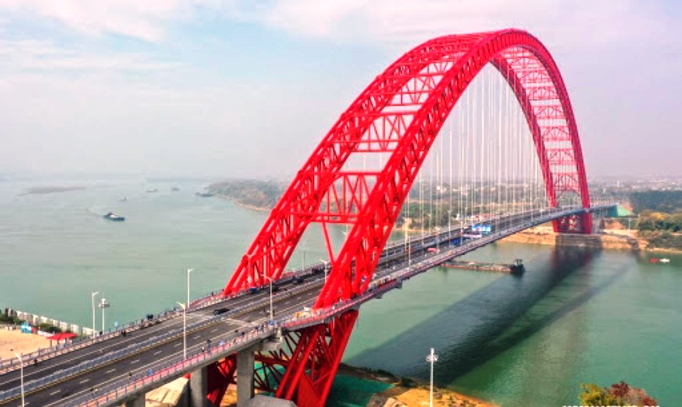 Во Кина пуштен во употреба најголемиот засводен мост на светот