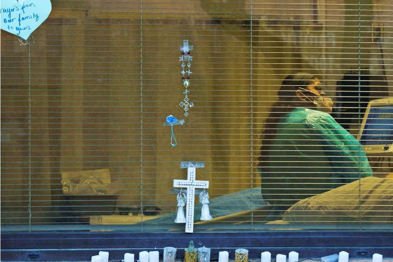 Првпат по три и пол месеци во САД дневно починаа помалку од илјада лица болни од Ковид-19