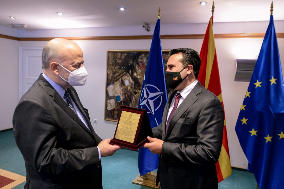 Заев – Јанакакис: Поддршка за пристапниот процес во ЕУ, политичката волја за решенија е европски начин на однесување