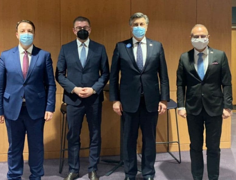 Николоски: Не паметам дека лидер на СДСМ од опозиција се сретнал со премиер на земја-членка на ЕУ