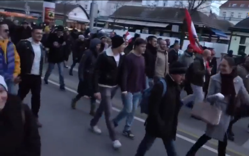 (ВО ЖИВО) Масовни протести во Виена против анти-корона мерките