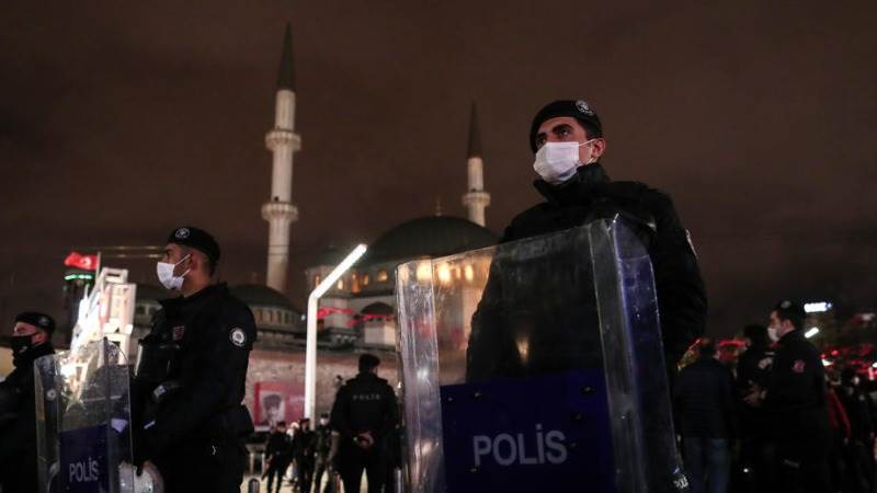 Во Турција уапсени 267 лица поради сомневања за тероризам – планирале напади за Нова година