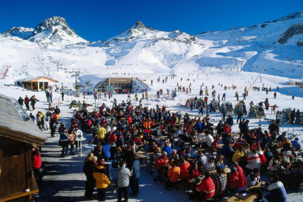 Британци предизвикале ново жариште на корона во австриски ски центар