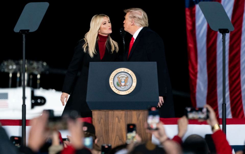 Ќерката контра таткото: Иванка Трамп, сепак, ќе оди на инаугурацијата на Бајден