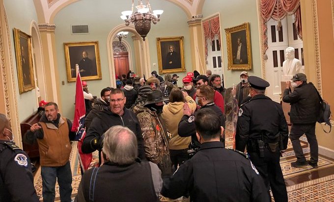 Една година по упадот во Капитол Хил Трамп ќе се појави пред новинарите