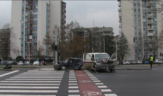 Булеварот пуштен, семафорите не работат: Ќе превземе ли некој одговорност за сообраќајките и трките на „АСНОМ“?