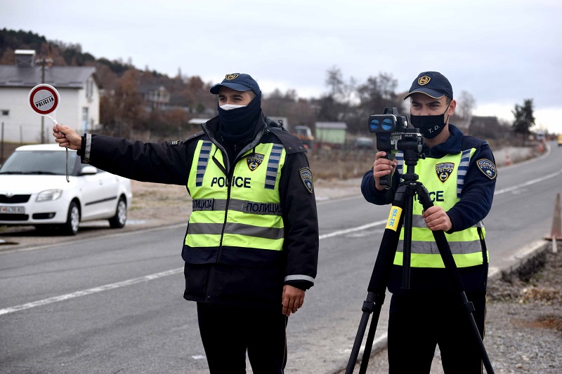 Охриѓани нападнале полицајци што дошле да прават увид по сообраќајка