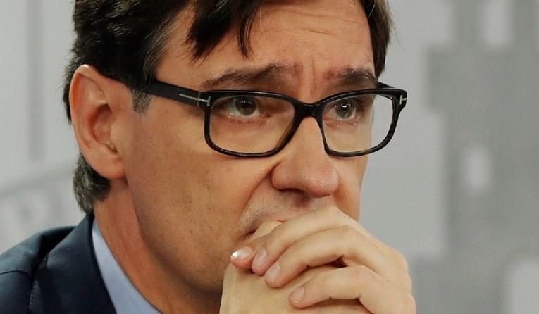 Шпанскиот министер за здравство поднесе оставка