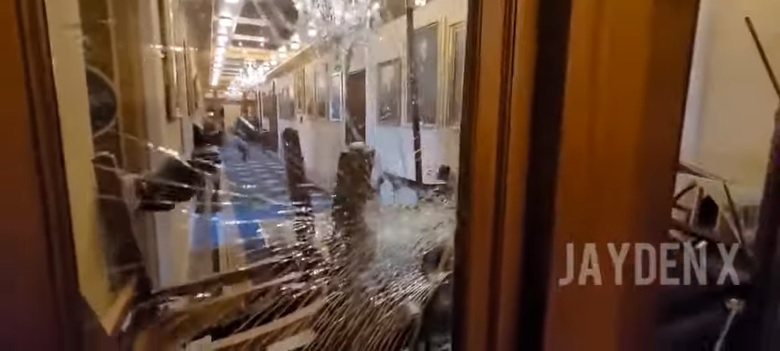 Вознемирувачко видео од застрелувањето на жената во Капитол во Вашингтон